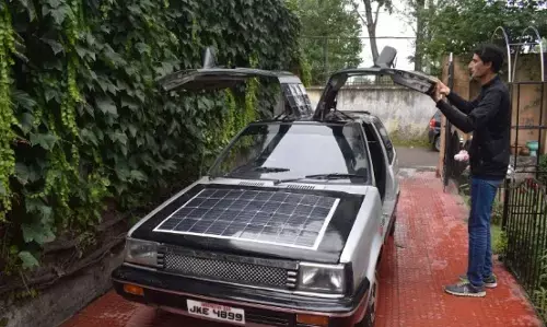 Srinagar School Teachers Solar Aided Car