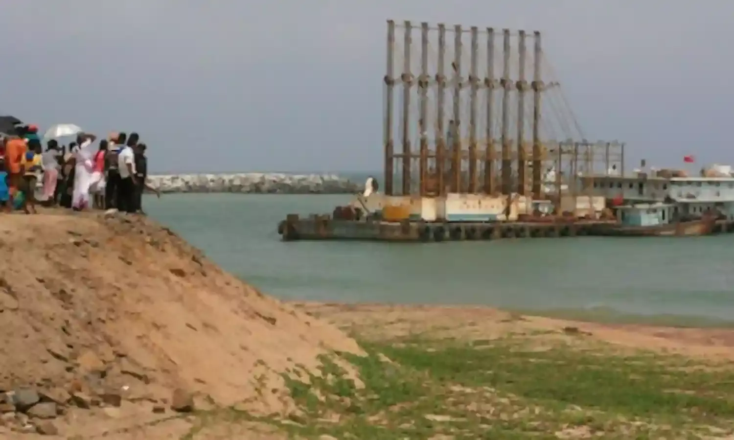 Compromise Allows Chinese Ship to Dock at Sri Lanka Port