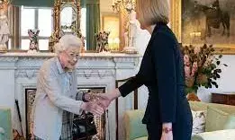 Queen Elizabeths Death Takes Away the Spotlights from PM Truss, Govt in Turmoil Queen Elizabeths Death Takes Away the Spotlights from PM Truss, Govt in Turmoil