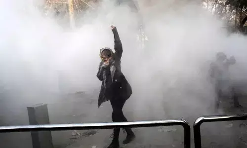 Iran Protests - US Crouches in the Slips
