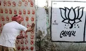 Gujarats Poll Campaign Moves on Familiar Track