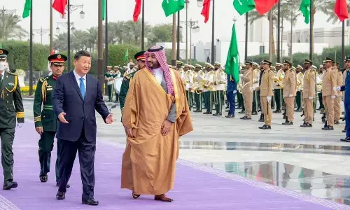Saudi Arabia Lays Out the Red Carpet for China, World Watches