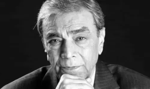 Zia Mohyeddin - A Candle in the Wind