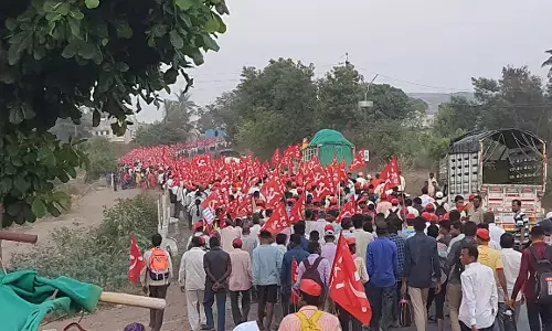 Farmers Demand Repeal of Anti- Laws in Poll Bound Karnataka, Celebrate Success in Maharashtra