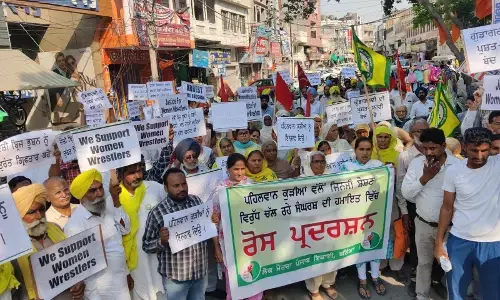 Wrestlers Protest Stokes Fires Across States