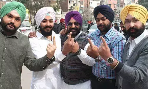 Compulsions, Confabulations Mark Punjabs Political Turf