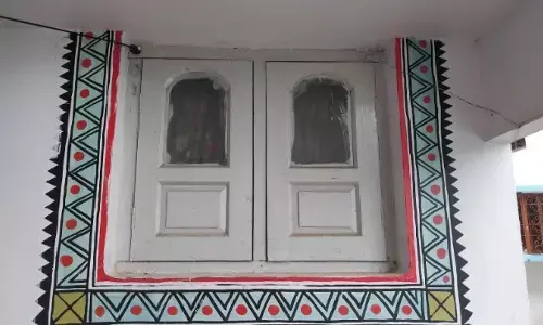 Bhiti Chitra: An Art Form Moves From Walls to Canvas