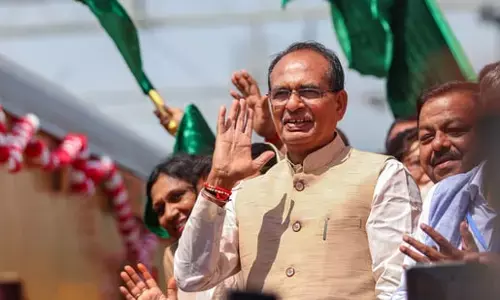 Madhya Pradesh - Shivraj Singh Chouhan Faces Isolation
