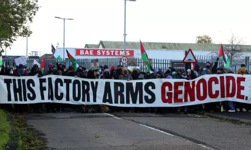 Israel Surrounds Hospitals in Gaza