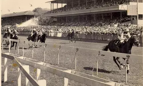 Mahalaxmi Racecourse - The Sun Sets