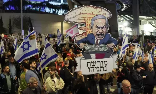 Israelis Turn Against Belligerent Netanyahu