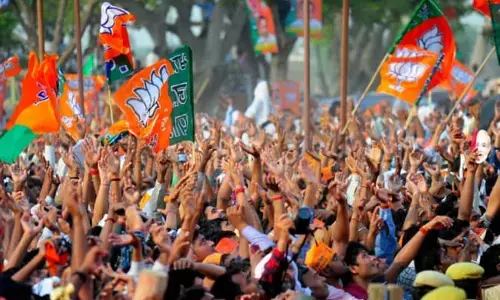 Chinks Emerge In BJP’s Gujarat Armour
