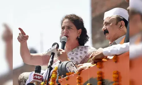 Amethi - The Road Becomes Bumpy For Smriti Irani