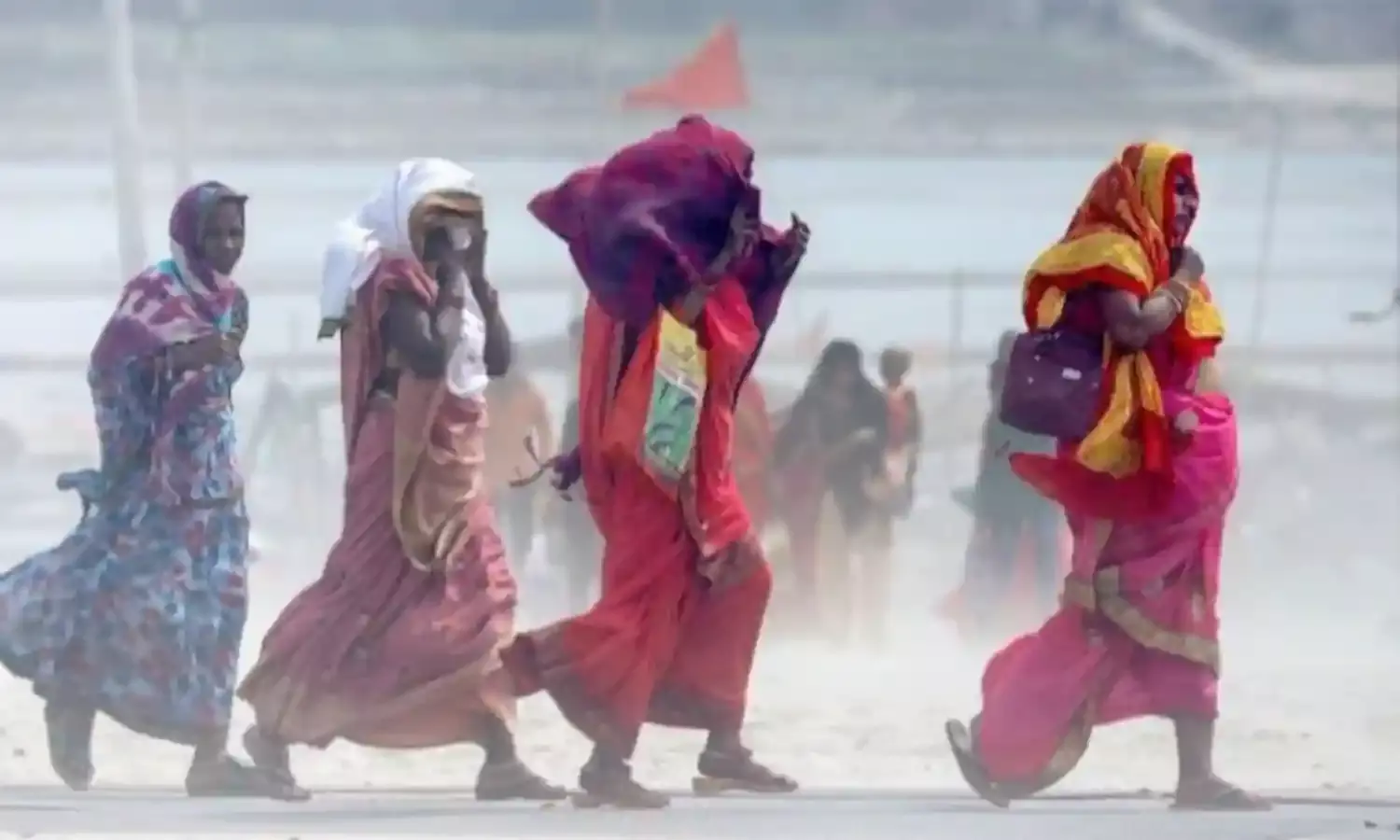 Delhi’s An Inferno, Temperature Reaches 50 Degrees