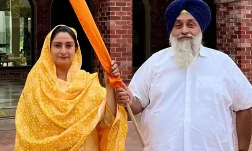 Badals Fight to Retain Control Of Akali Dal