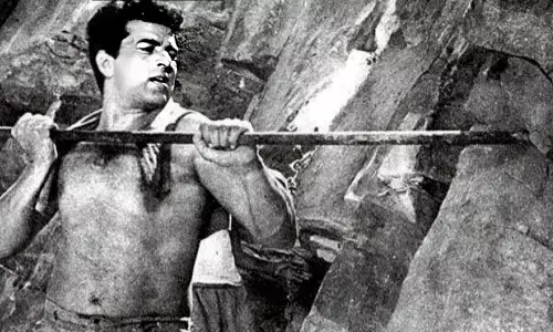 The Sun Has Set On Dharmendra