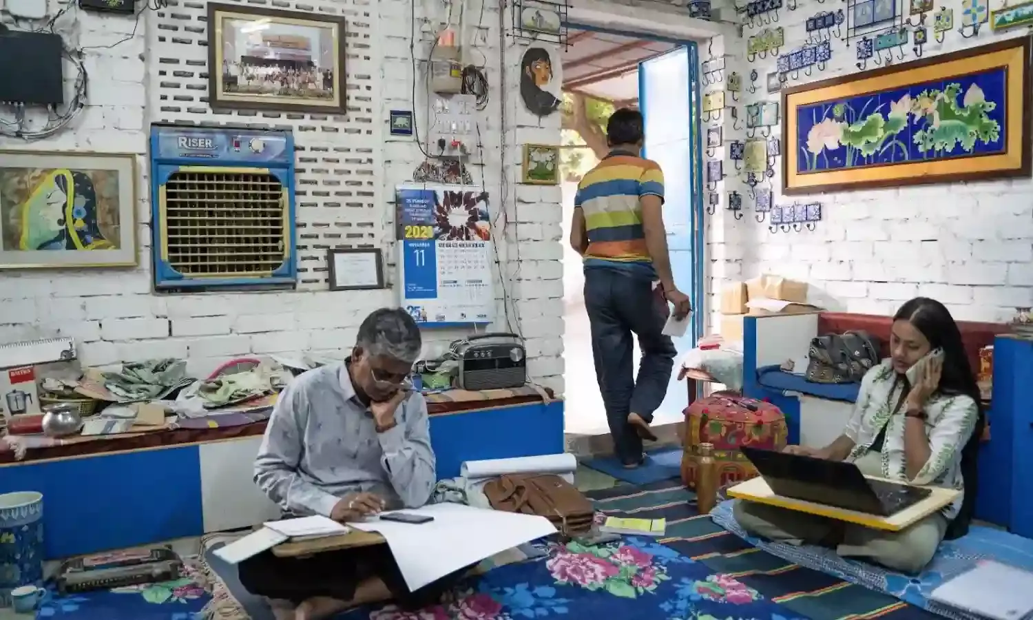 Making Blue Pottery in Jaipur Making Blue Pottery in Jaipur
