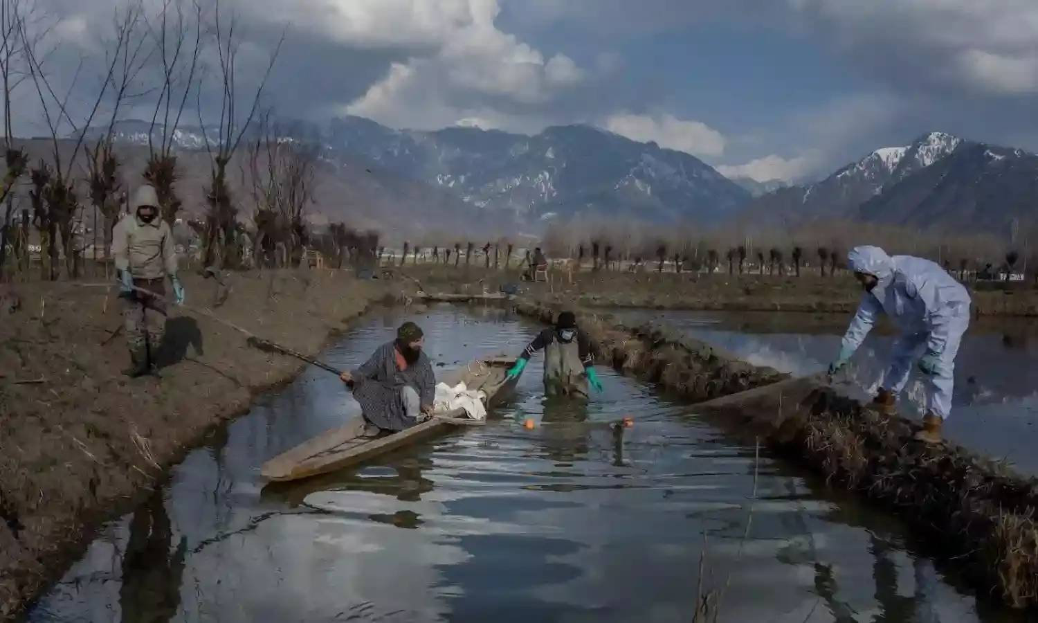 Photo story: Life on the Shores of Wular Photo story: Life on the Shores of Wular