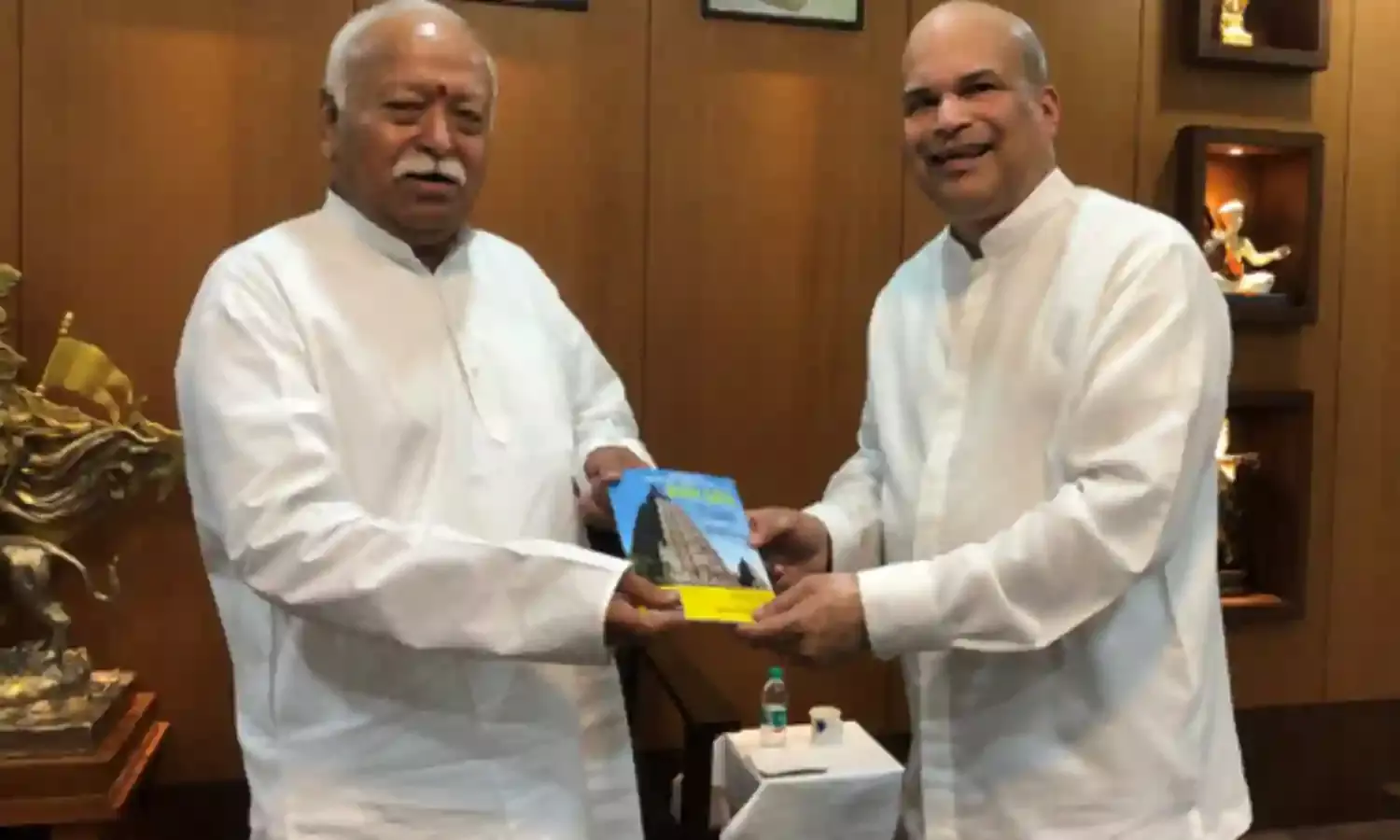 Sri Lankan Envoy in India meets RSS chief Sri Lankan Envoy in India meets RSS chief