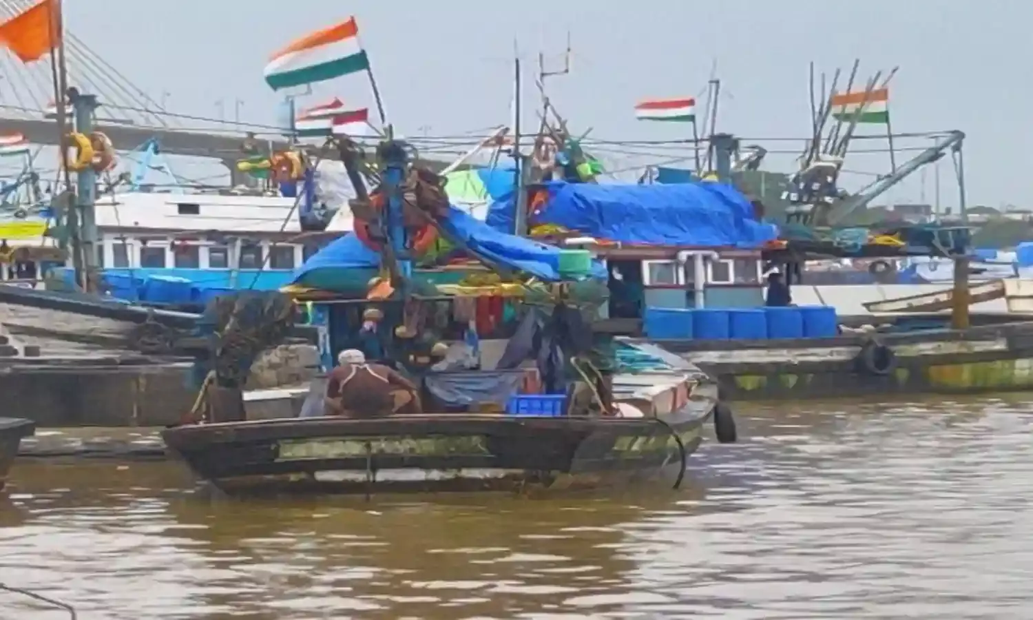A Day at Malim Jetty: How Migrants Work on Goas Fishing Trawlers