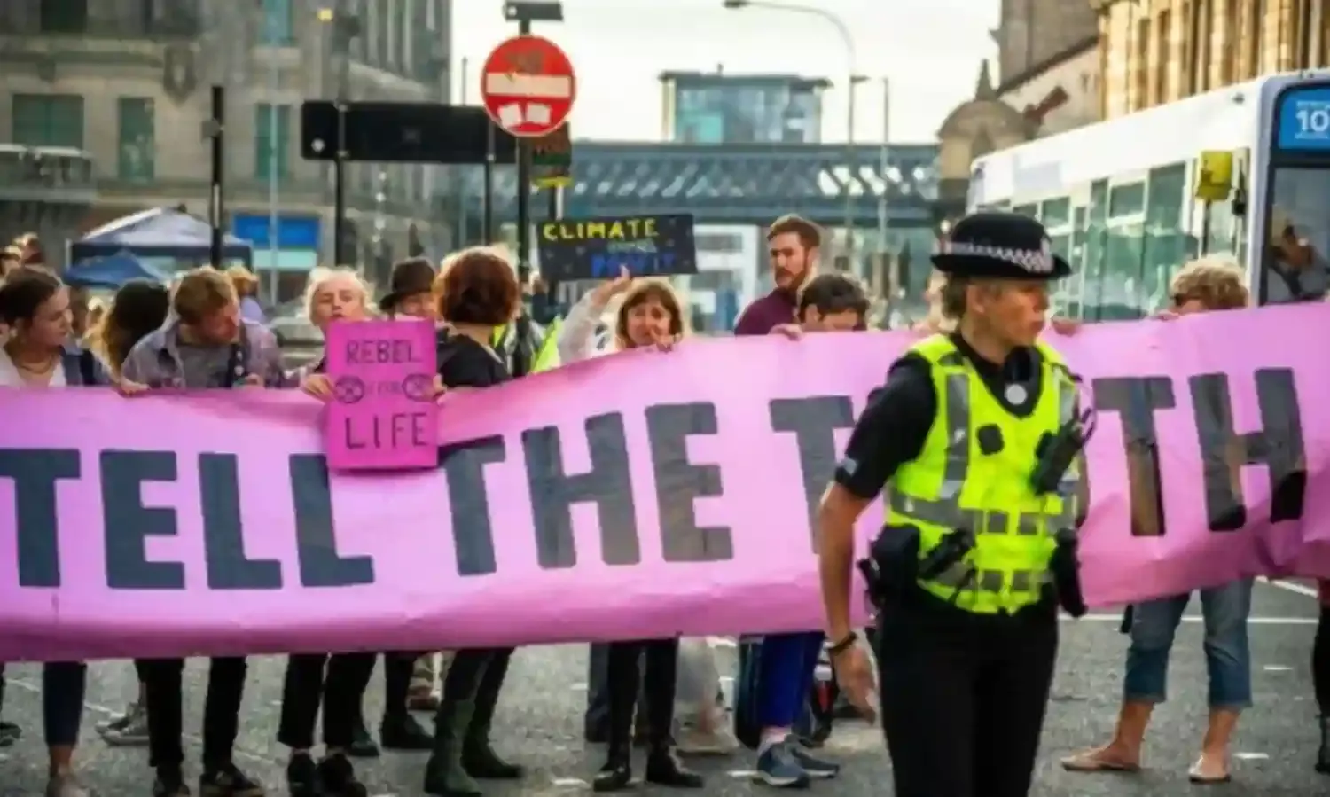 Glasgow Summit - A Media Extravaganza