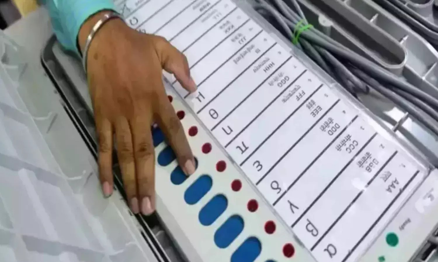 Opposition Fractures Before State Polls, No Unity in Sight Opposition Fractures Before State Polls, No Unity in Sight