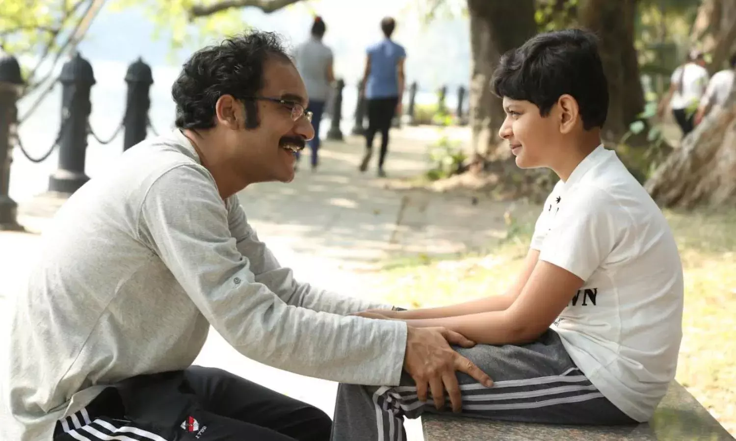 Bini Sutoye - Life Without Strings Bini Sutoye - Life Without Strings