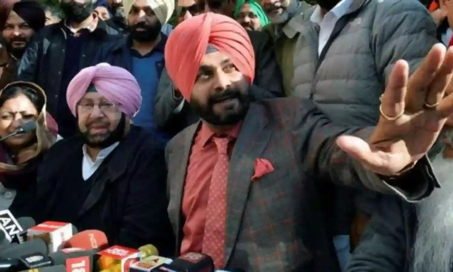 Congress Holds Centre Stage in Punjab Political Circus for Now Congress Holds Centre Stage in Punjab Political Circus for Now