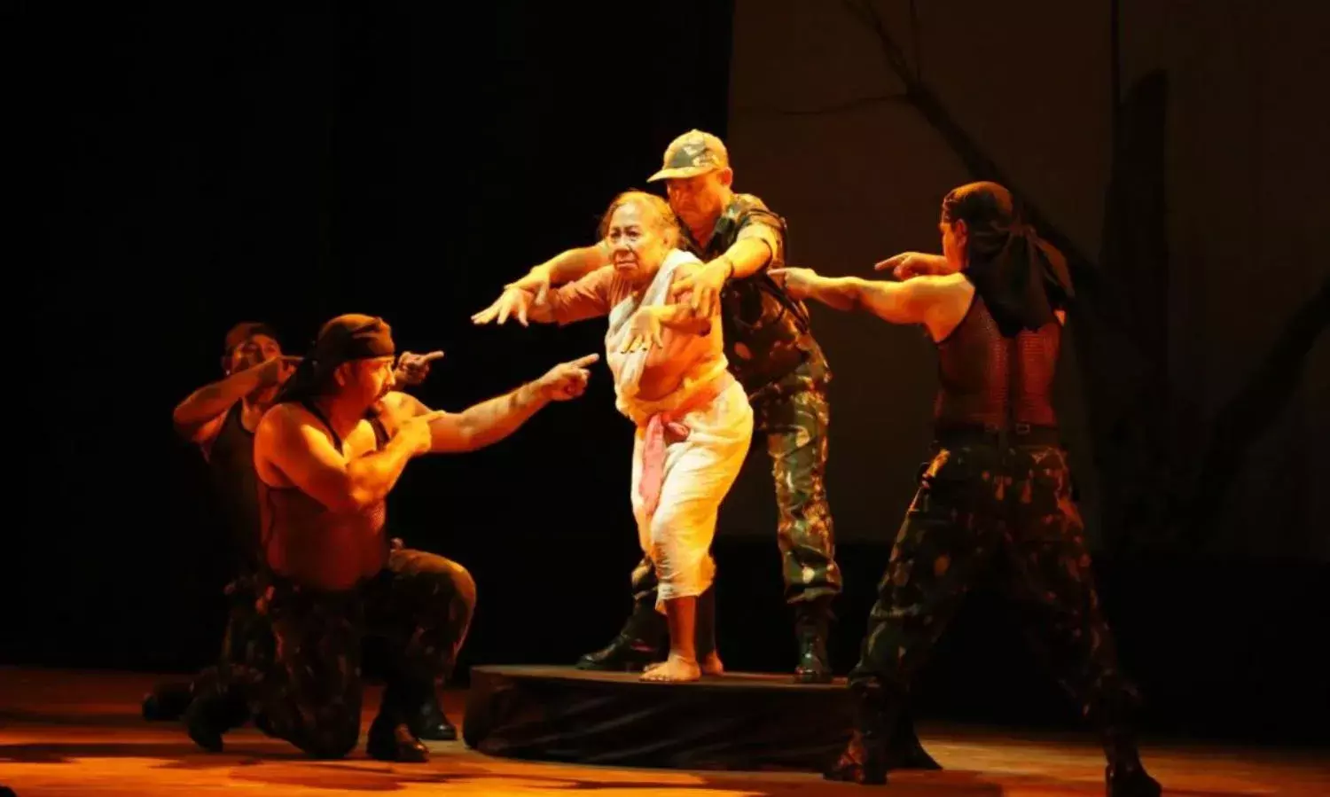 Drama Queens - 3 Theatre Personalities and Their Journey