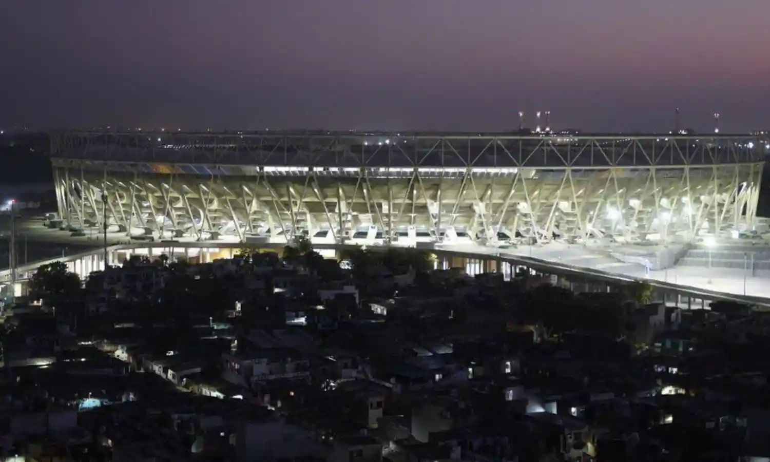 Motera Pitch Divides Cricket Fraternity