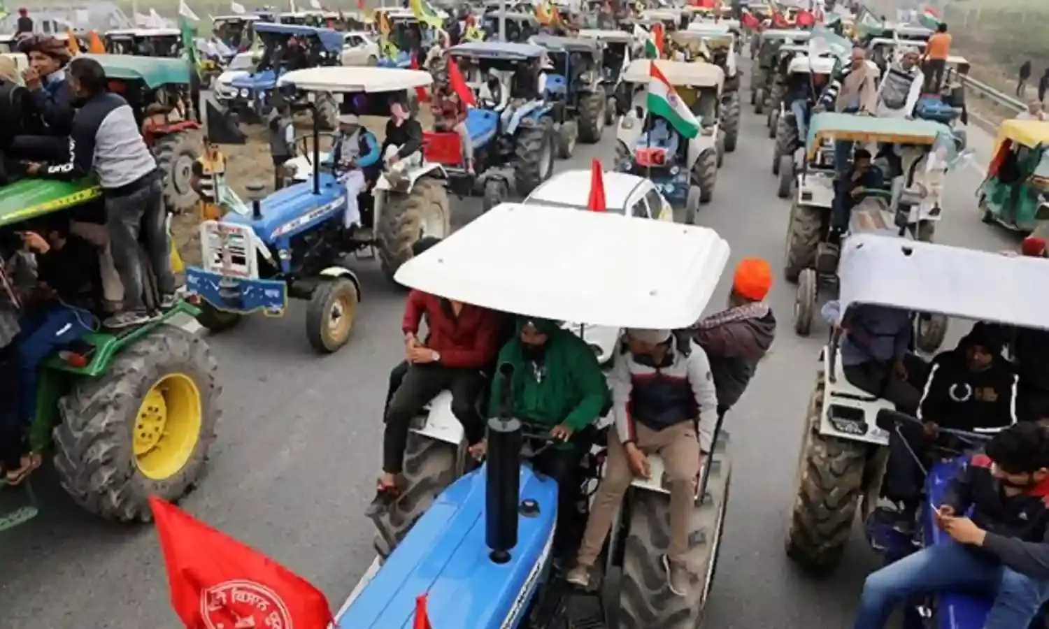 Kisan Parade - Tractors Reach Delhi Borders in the 1000s, Music and Bonhomie Lace Determination Kisan Parade - Tractors Reach Delhi Borders in the 1000s, Music and Bonhomie Lace Determination