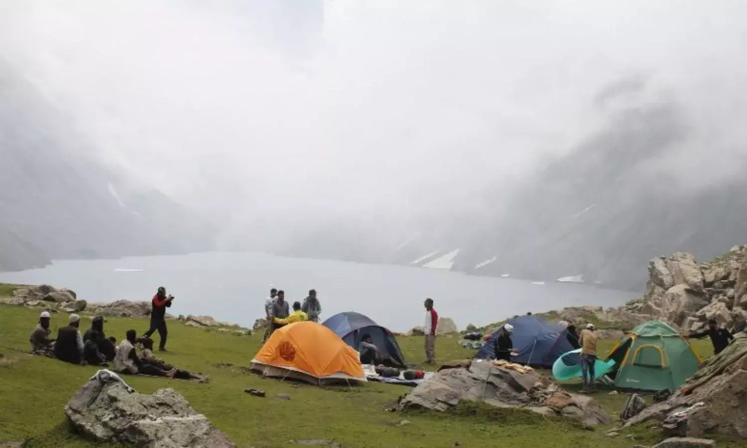 Kashmiris Break Free of Lockdowns, Find New Love in Trekking
