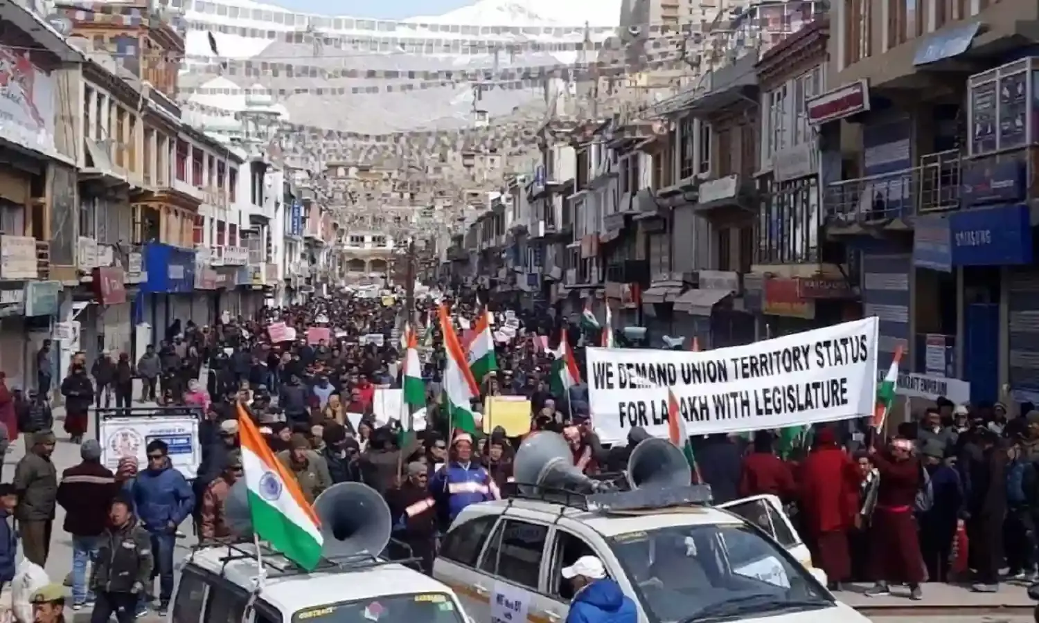 Trouble in Ladakh - All Parties Demand Legislature, Set to Boycott Hill Development Council Polls Trouble in Ladakh - All Parties Demand Legislature, Set to Boycott Hill Development Council Polls