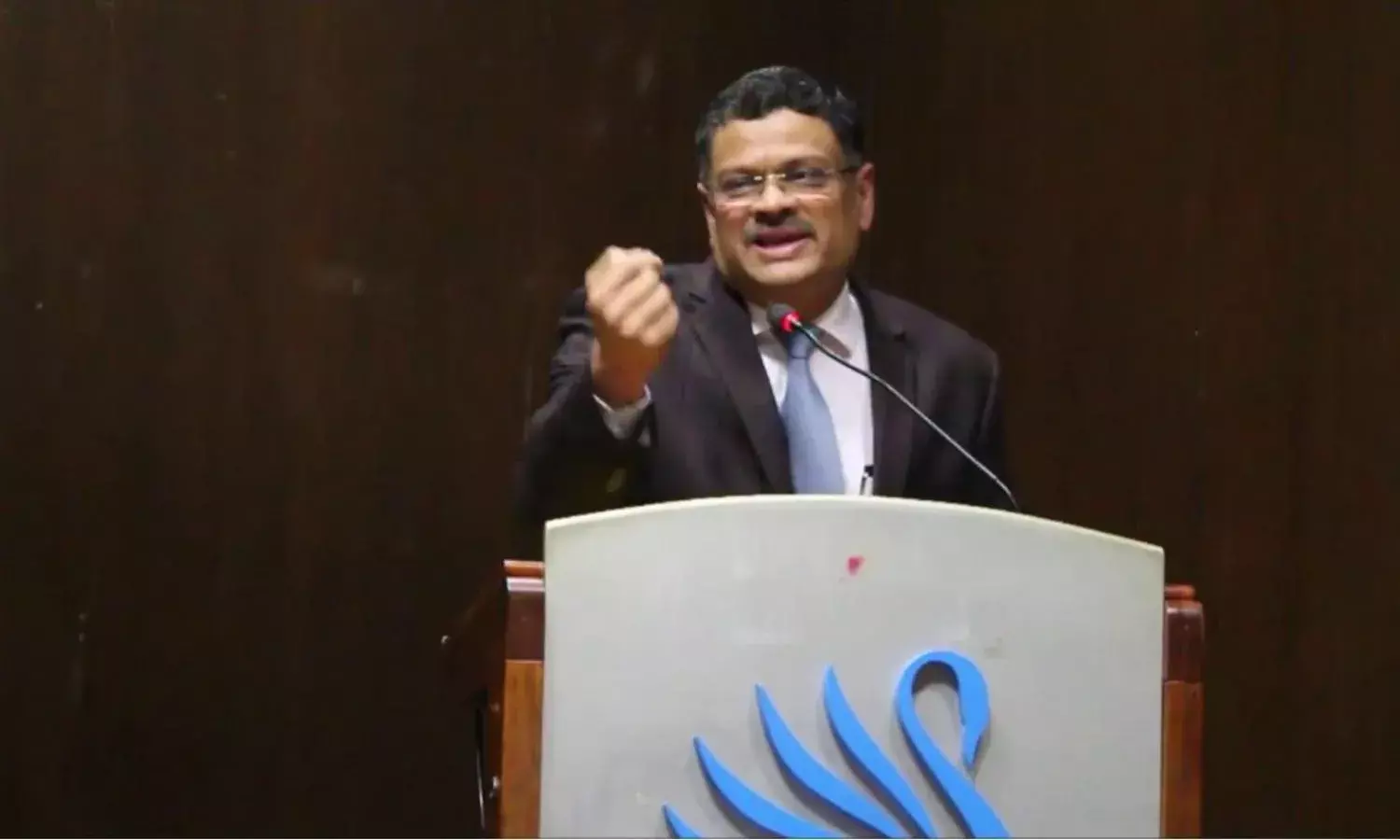 Unbecoming of an Indian Woman: Karnataka HC Order Shifts Blame Back to Complainant Unbecoming of an Indian Woman: Karnataka HC Order Shifts Blame Back to Complainant