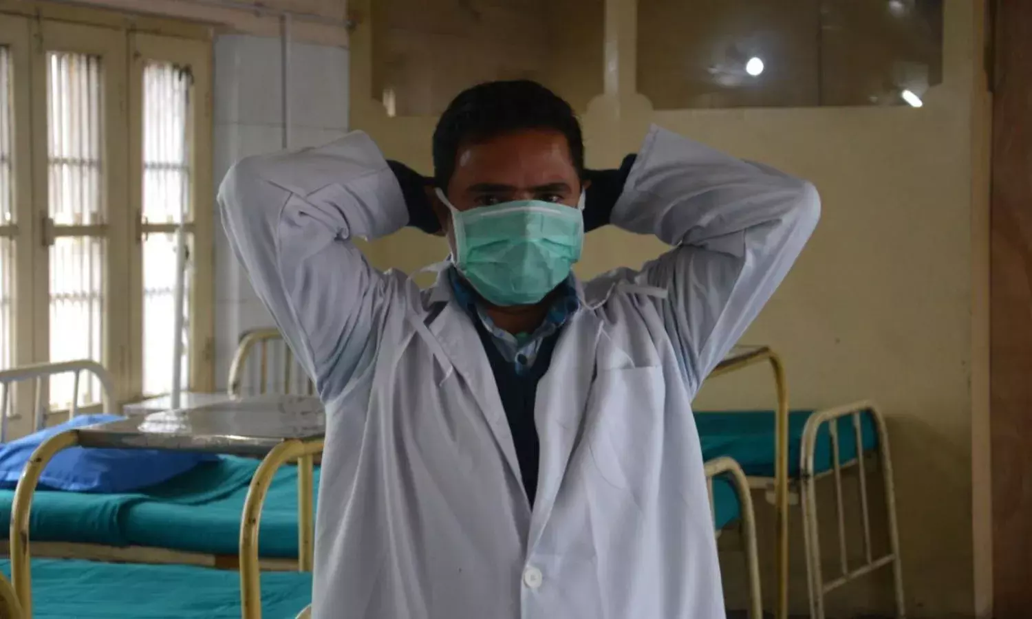 The Case for a ‘Mask Revolution’ As Hospitals Collapse