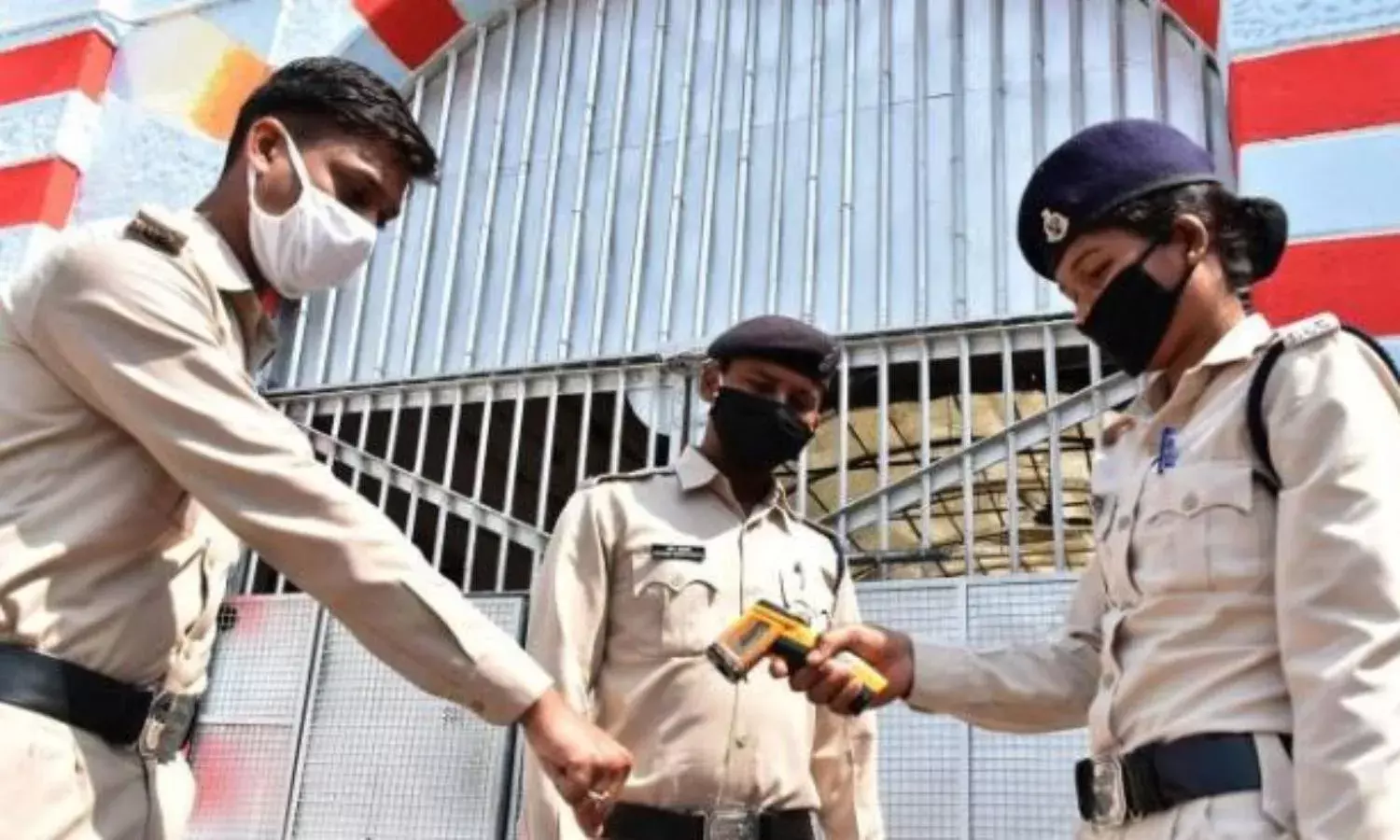 Staying En-Caged Staying En-Caged