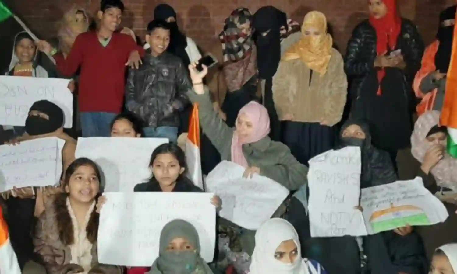 Power Shut Off, Toilets Locked but Women at Lucknows Ghanta Ghar Refuse to Budge