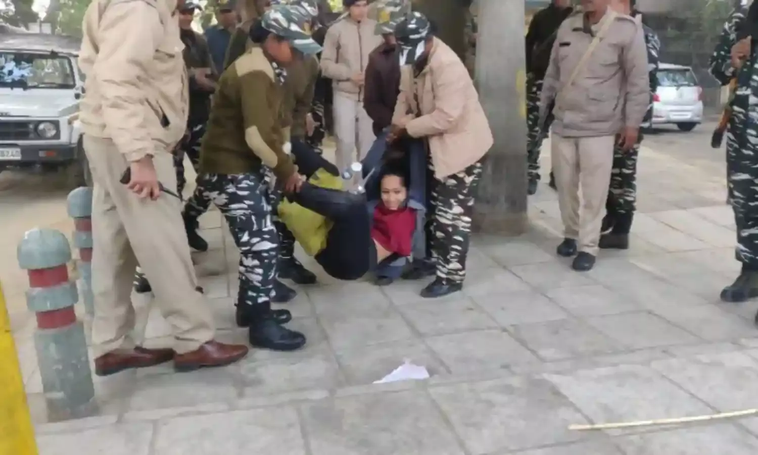 Delhi: Protests at UP and Assam Bhawan, Students Detained Delhi: Protests at UP and Assam Bhawan, Students Detained