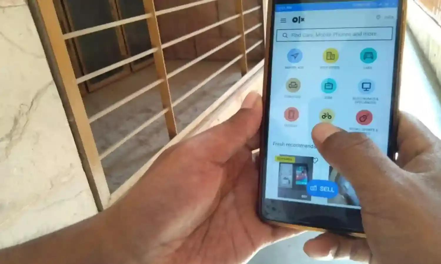 A Glimpse into the World of Cyber Criminals A Glimpse into the World of Cyber Criminals