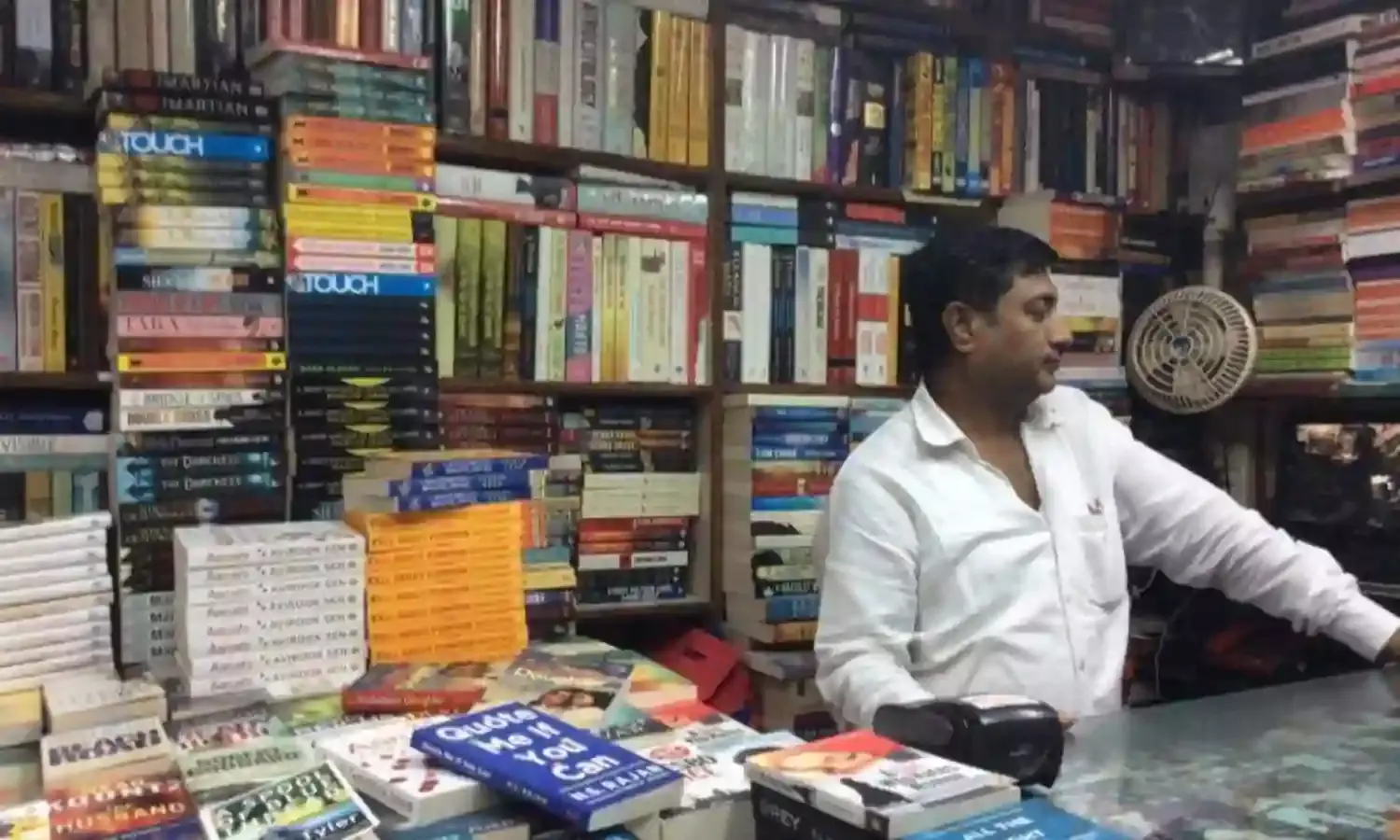 From Books to Online Nothingness? Delhi Streetsellers Face Digital Onslaught