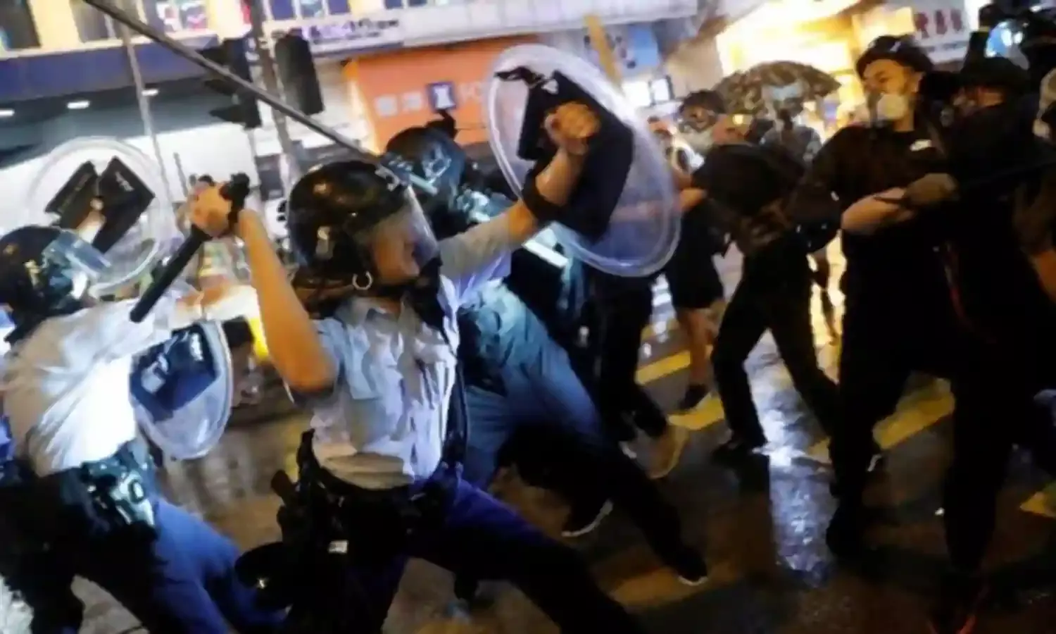 They Send Officers Dressed Like Protesters: Hong Kong Protests Continue