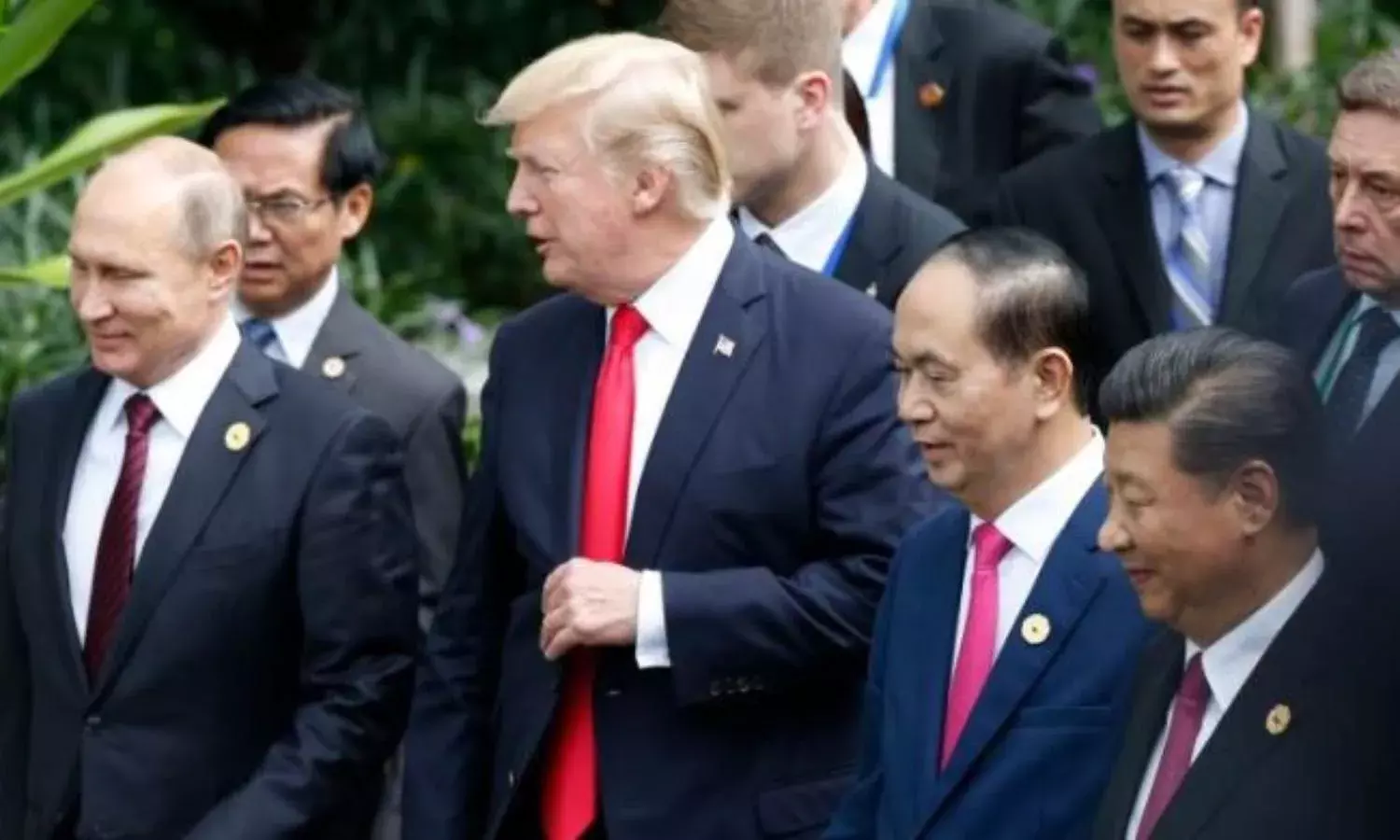 World Responds to Kashmir Crisis: China Warns, US Hedges Bets, Russia Extends Support World Responds to Kashmir Crisis: China Warns, US Hedges Bets, Russia Extends Support