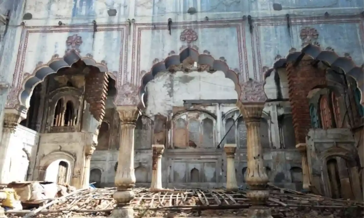 Lost Havelis Survive with a Commercial Makeover Lost Havelis Survive with a Commercial Makeover