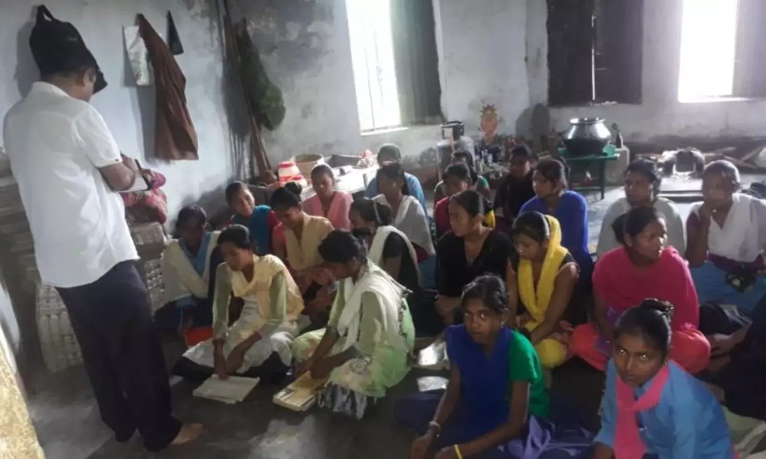 बिहार के थारू समाज और सुदूर इलाकों की बेटियों का हौसला