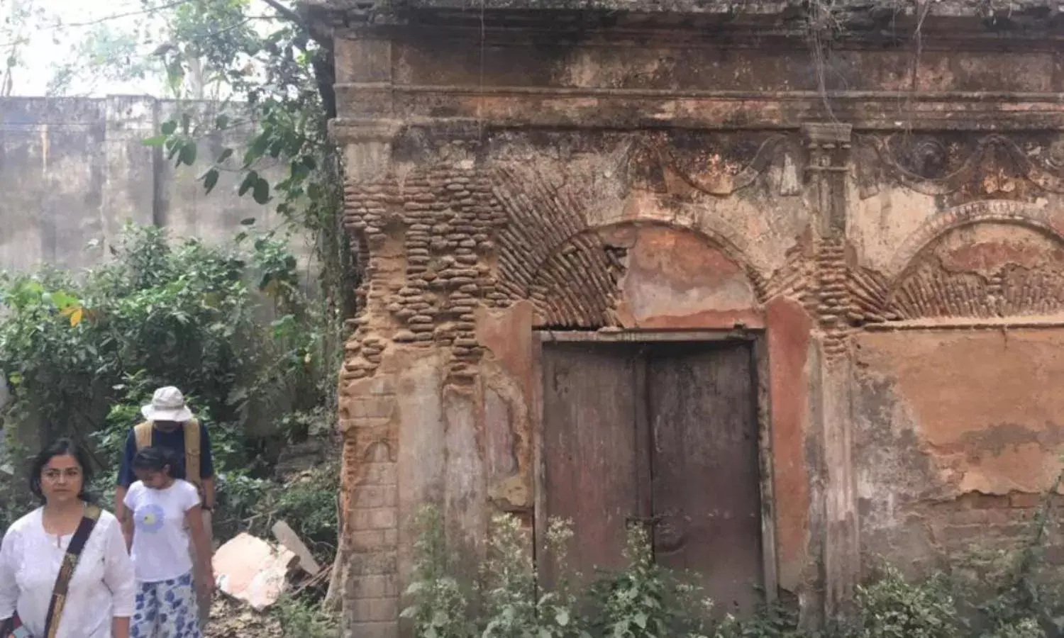 A Heritage Gem In Neglect: Lucknows Lal Baradari A Heritage Gem In Neglect: Lucknows Lal Baradari