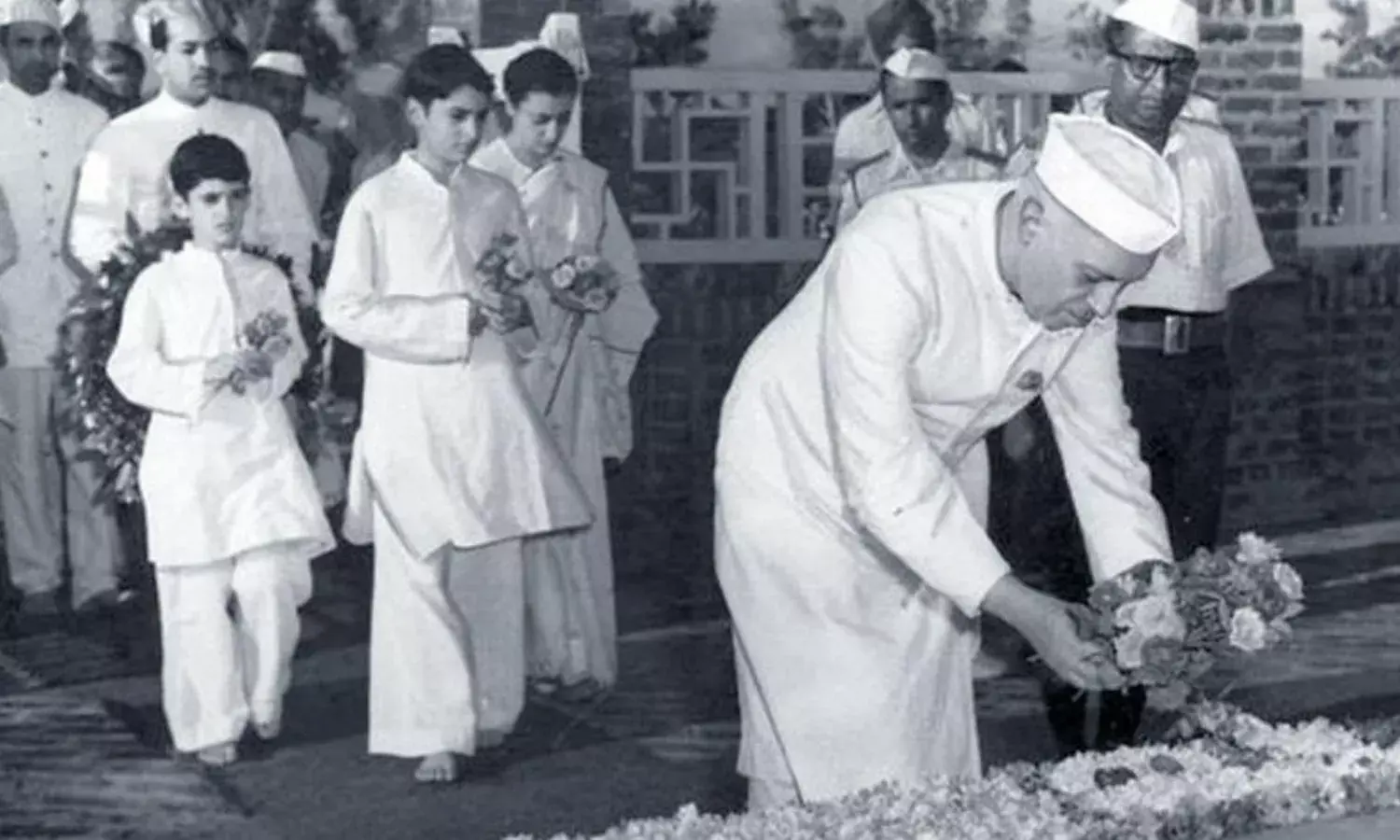 Ghosts of Nehru-Gandhi PMs Haunt Modi, Why?