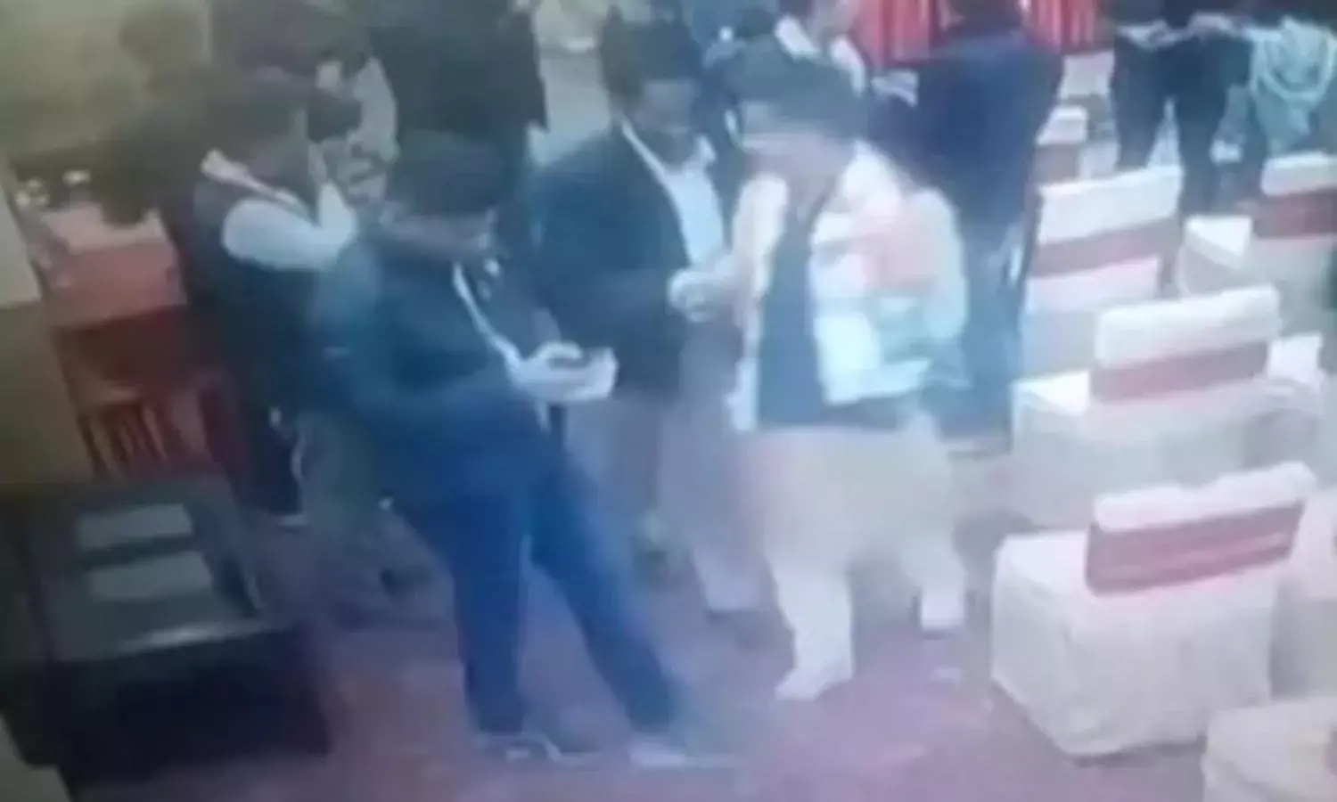 पत्रकारों को घूस देने के आरोप में फंसी जम्मू – कश्मीर भाजपा