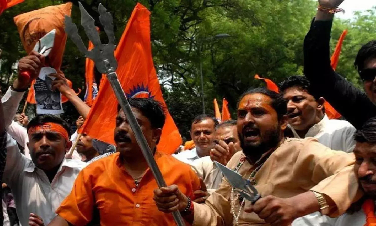 सहमे हुए लोकतंत्र में