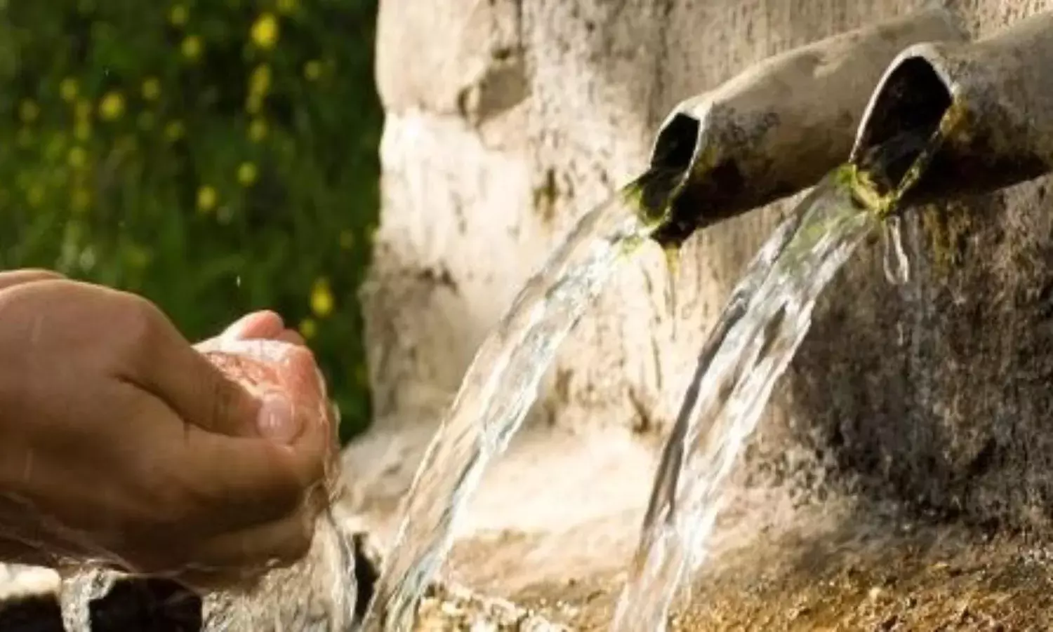 ग्रामीण क्षेत्रों के पानी से प्यास बुझाते शहर !