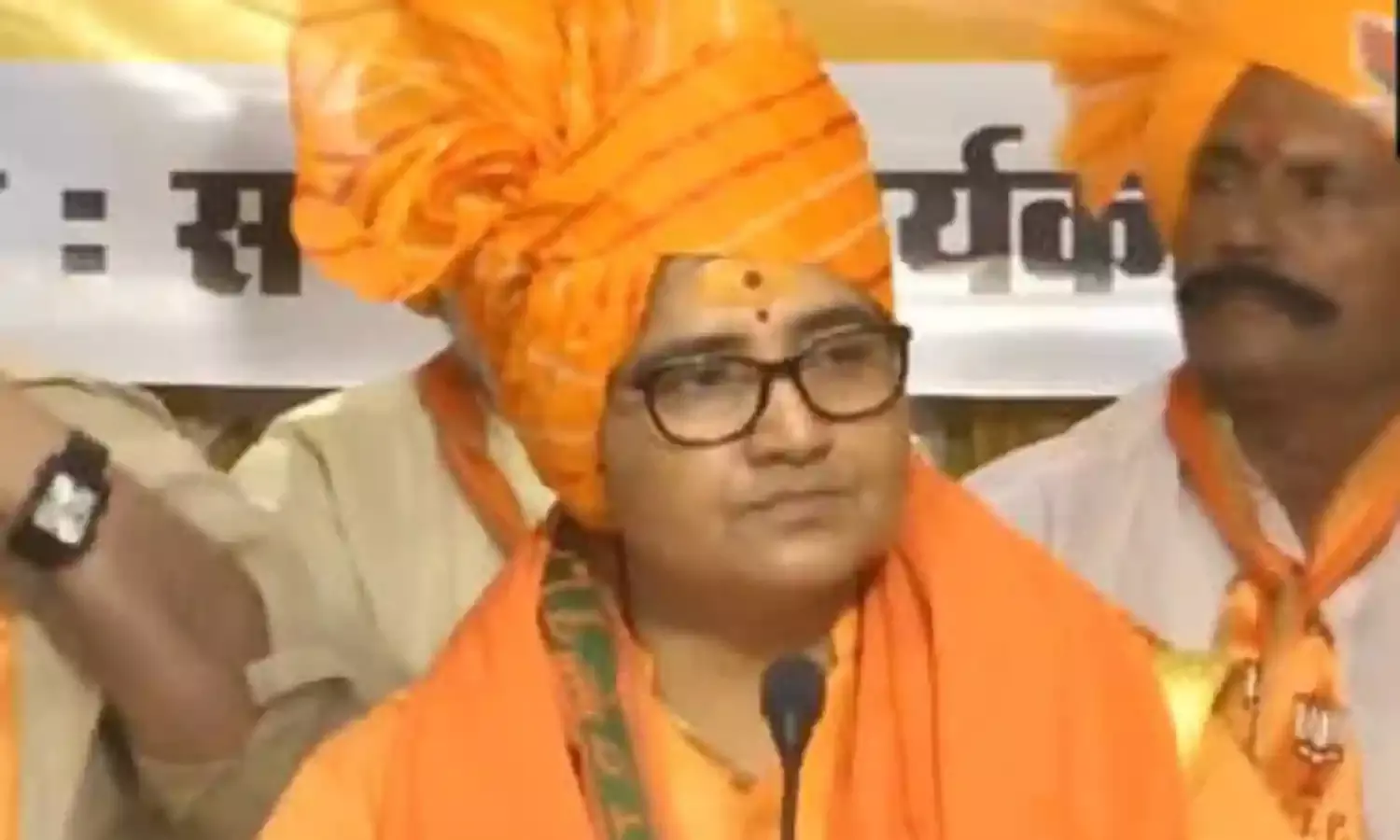 Cops Furious Over”Sick Minded Politician” Pragya Thakur’s Vicious Comments on Karkare Cops Furious Over”Sick Minded Politician” Pragya Thakur’s Vicious Comments on Karkare